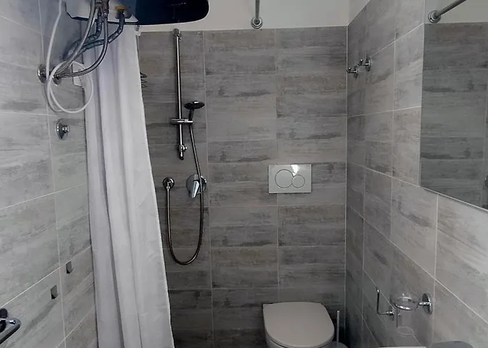 Trilocale Davanti Cod 488 * Marcelli